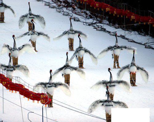 冰雪节学生扮仙鹤--中国校媒网